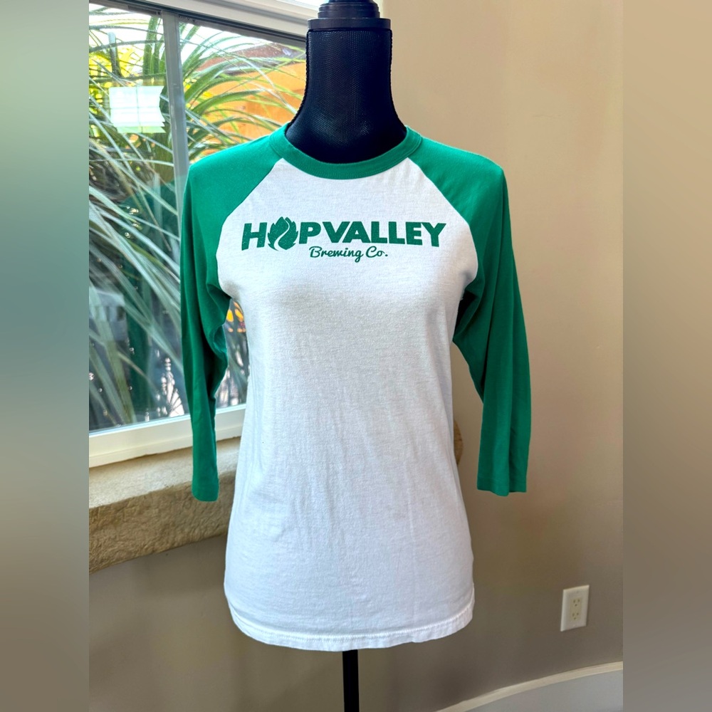 Hop Valley Brewery Green & White 3/4 Sleeve Shirt Women's Size Small